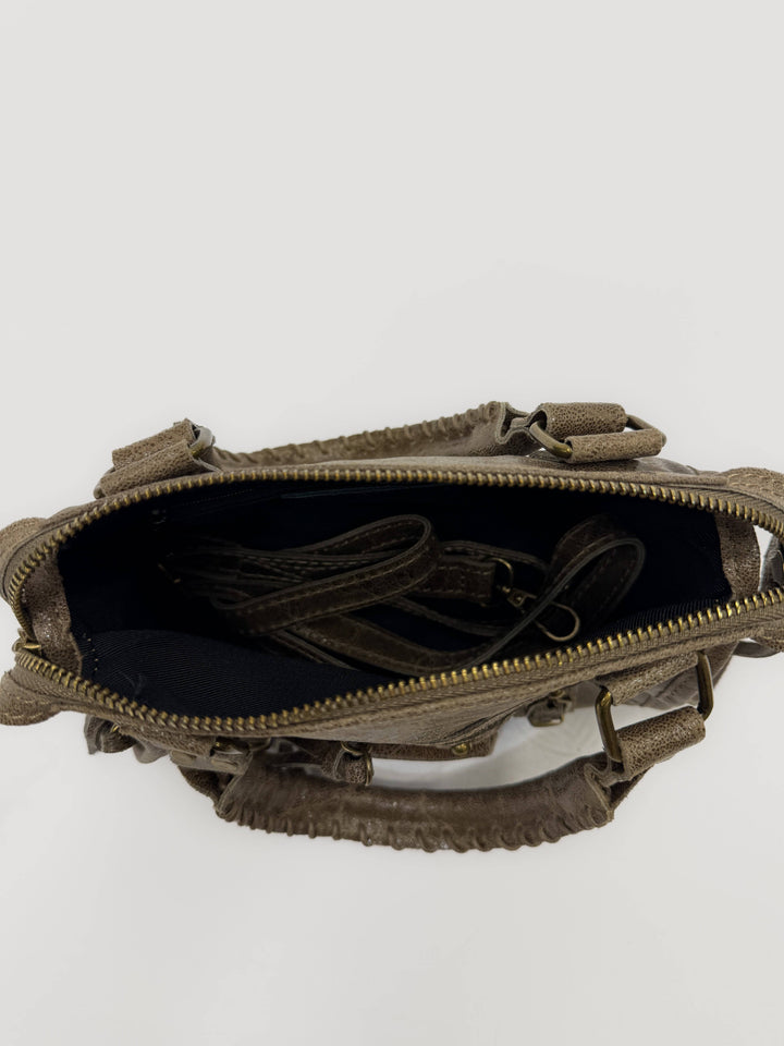 Genuine leather Daniëlle™ borse by Emma & Rose Cape Town, stylish Italian leather handbag with sleek design.