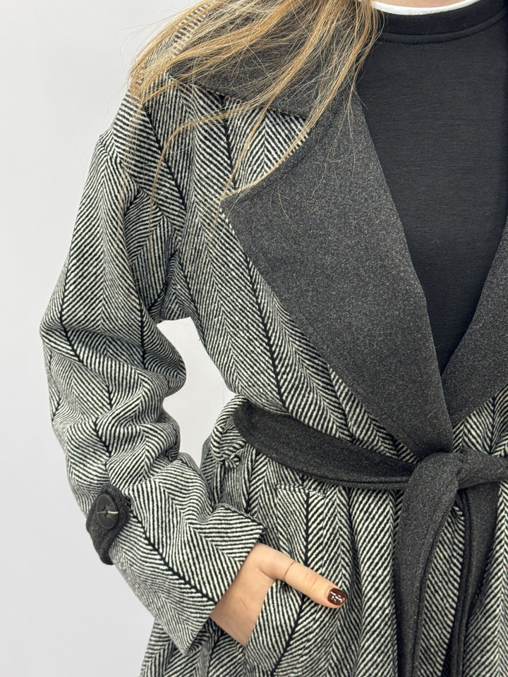 Rozanne™  |  Patterned Coat Belt Lapels