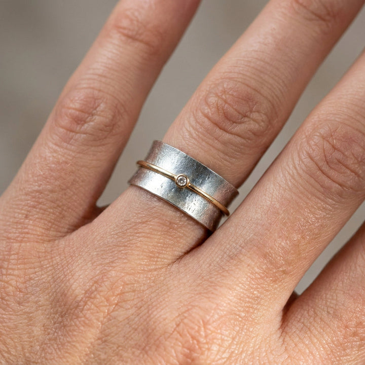 Eloise Vintage Ring with Fine Lines - Elena Harper