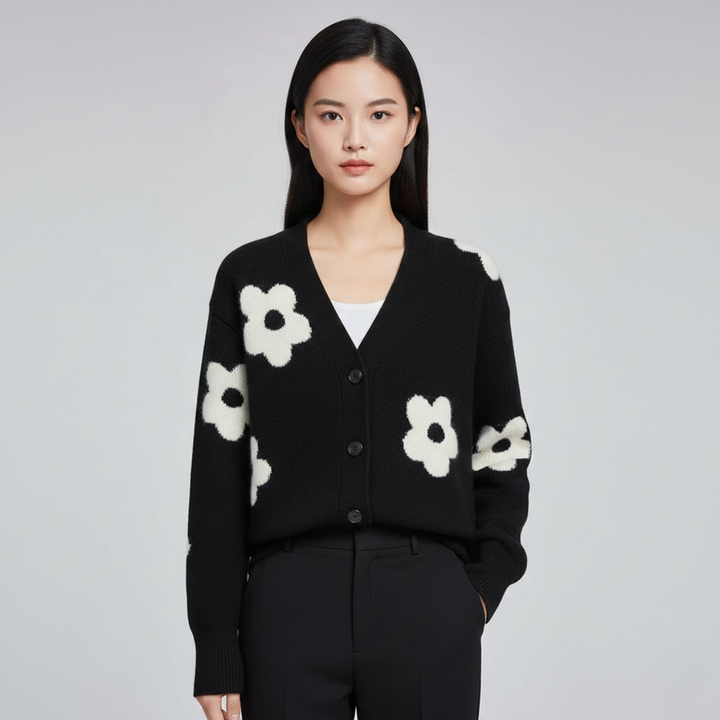 Leonie - Floral Sweater in Black/Beige