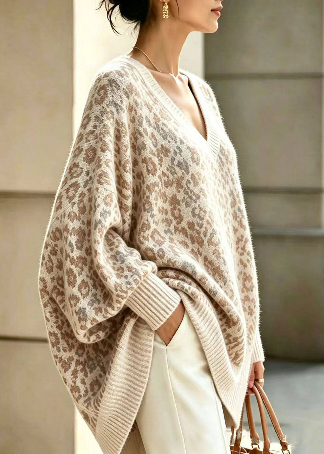 Women's Sweater with Leopard Print, V-Neck and Long Sleeves