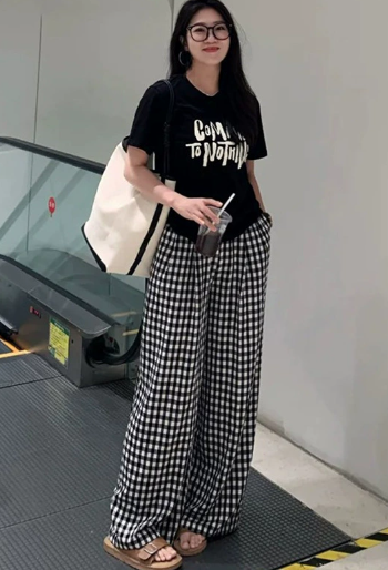 Sofia | High-Waisted Relaxed Fit Checkered Trousers