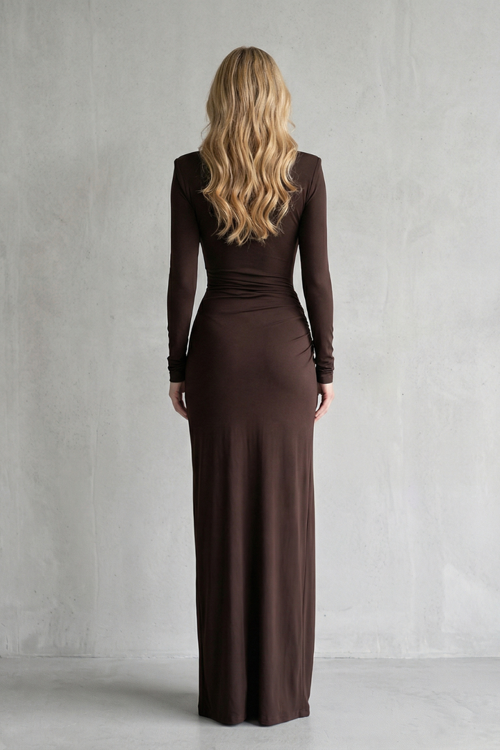 Noctavelle – Sculpted knot detail – High slit maxi dress