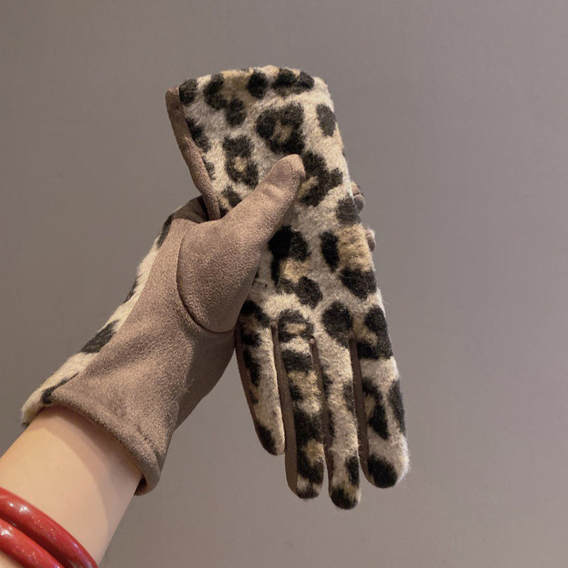Warm Leopard Print Gloves