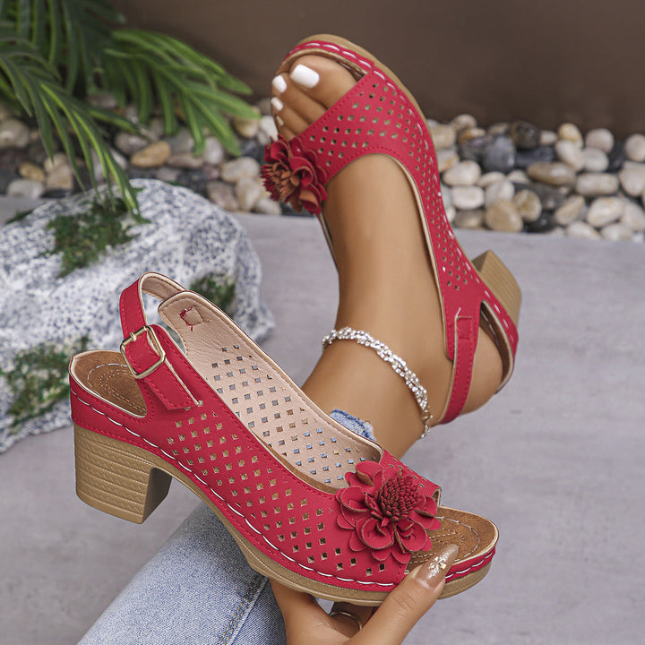 Women's Comfort Sandals with Breathable Design & Elegant Floral Detail