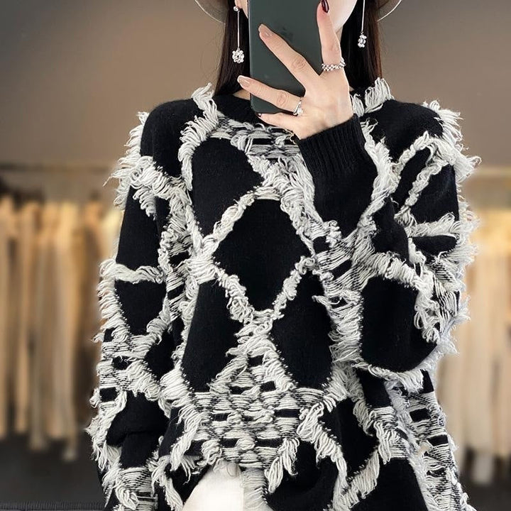 Women's Oversized Sweater with Round Neck and Fringes