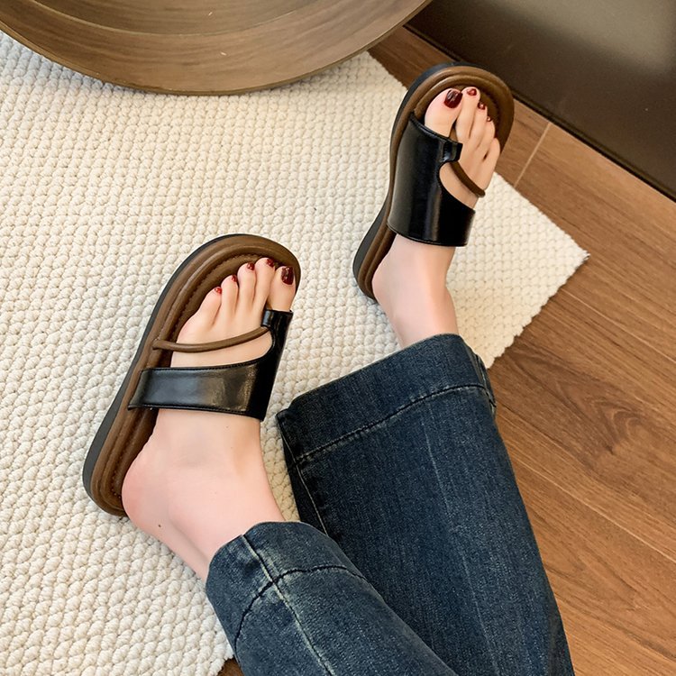 Women's Comfortable Beach Sandals with Flexible Footbed EB