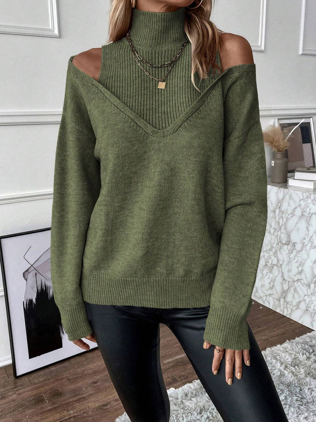 Women's Turtleneck Sweater with Long Sleeves