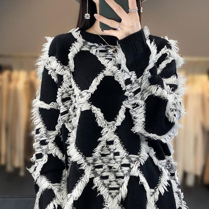 Women's Oversized Sweater with Round Neck and Fringes
