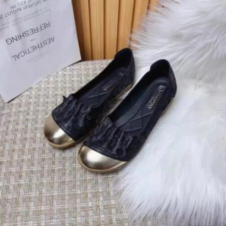 Women's Ballerinas with Fashionable Pleat Design and Shiny Toe Cap EB