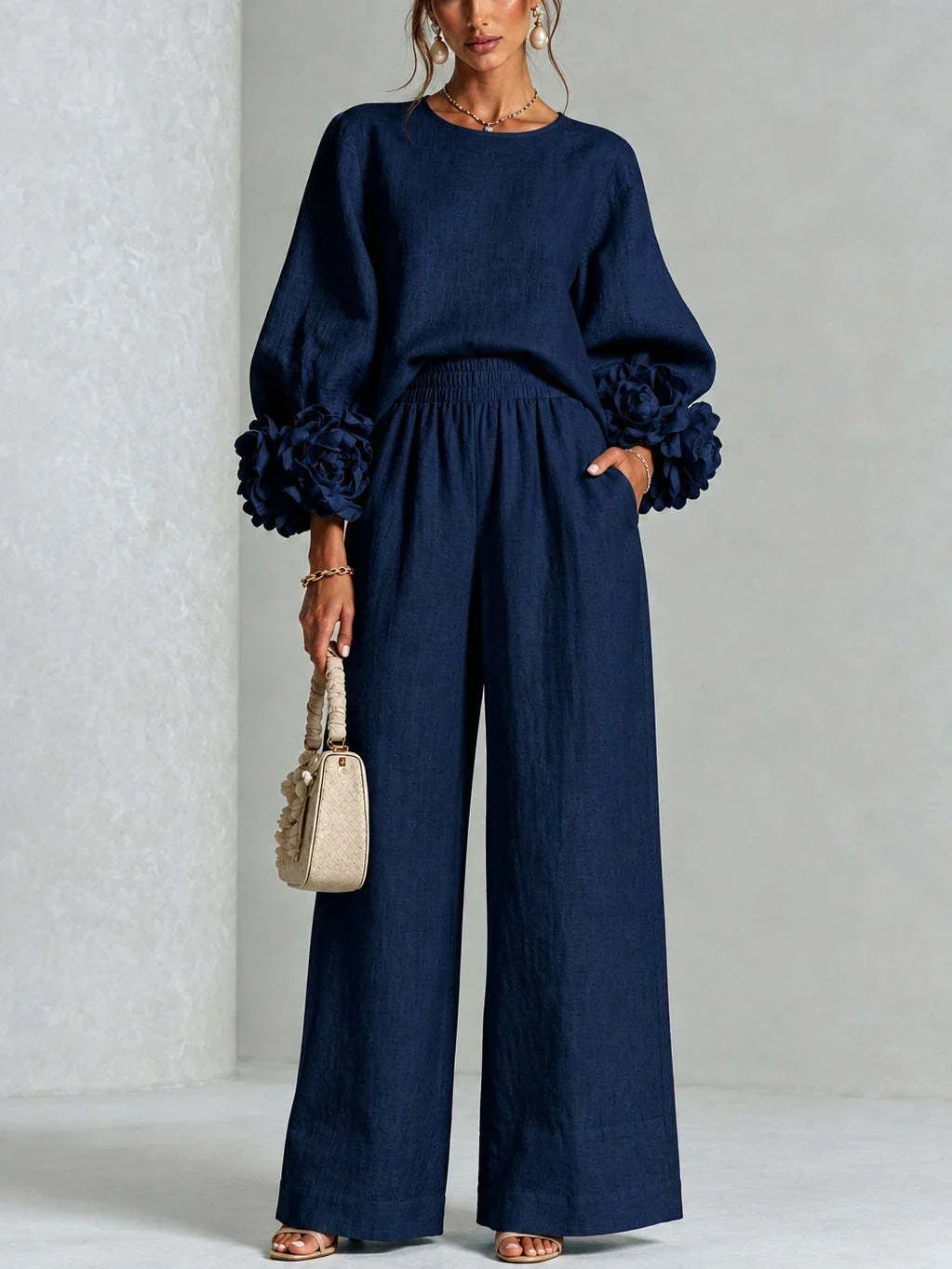 TWO-PIECE SET WITH FLORAL CUFFS FOR WOMEN