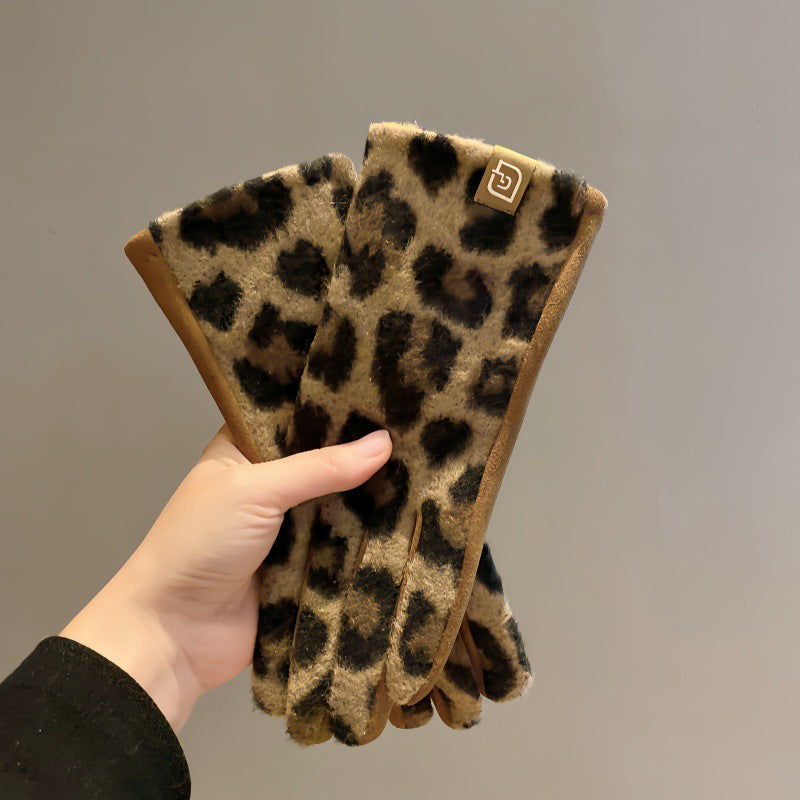 Warm Leopard Print Gloves