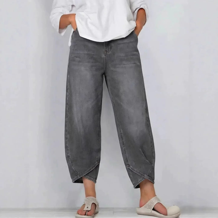 Wide-Leg Women's Jeans with Chic Casual Style