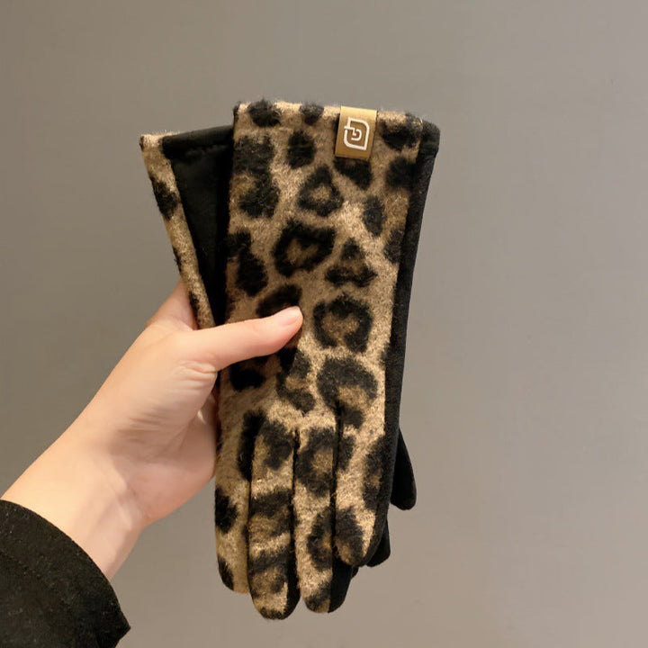 Warm Leopard Print Gloves
