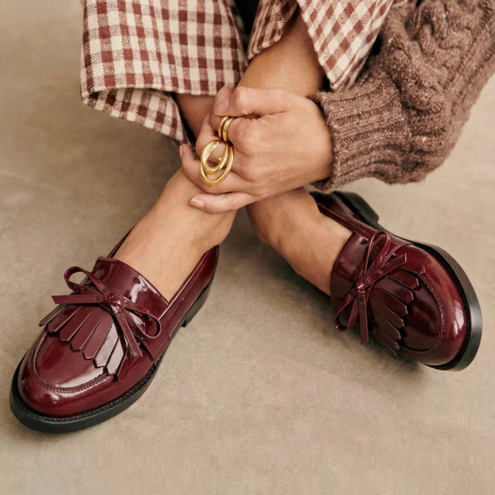 Elegant and Comfortable Women's Bow Moccasins