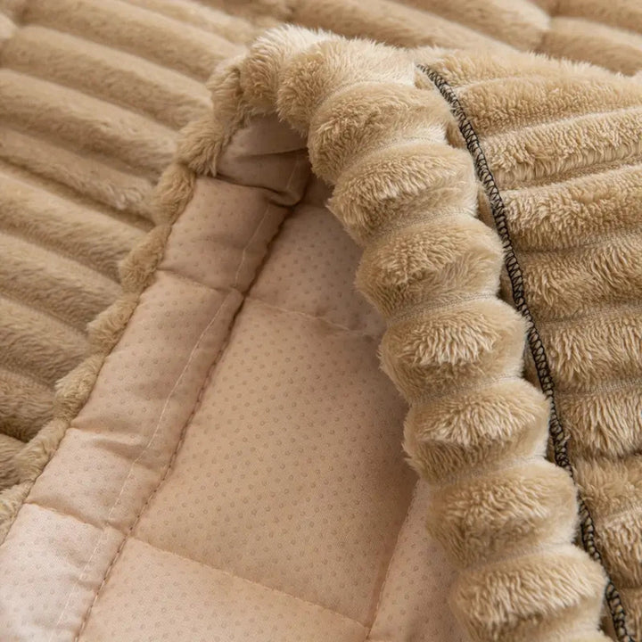 Plush Sofa Protector Mat - Non-Slip Fleece Comfort & Style