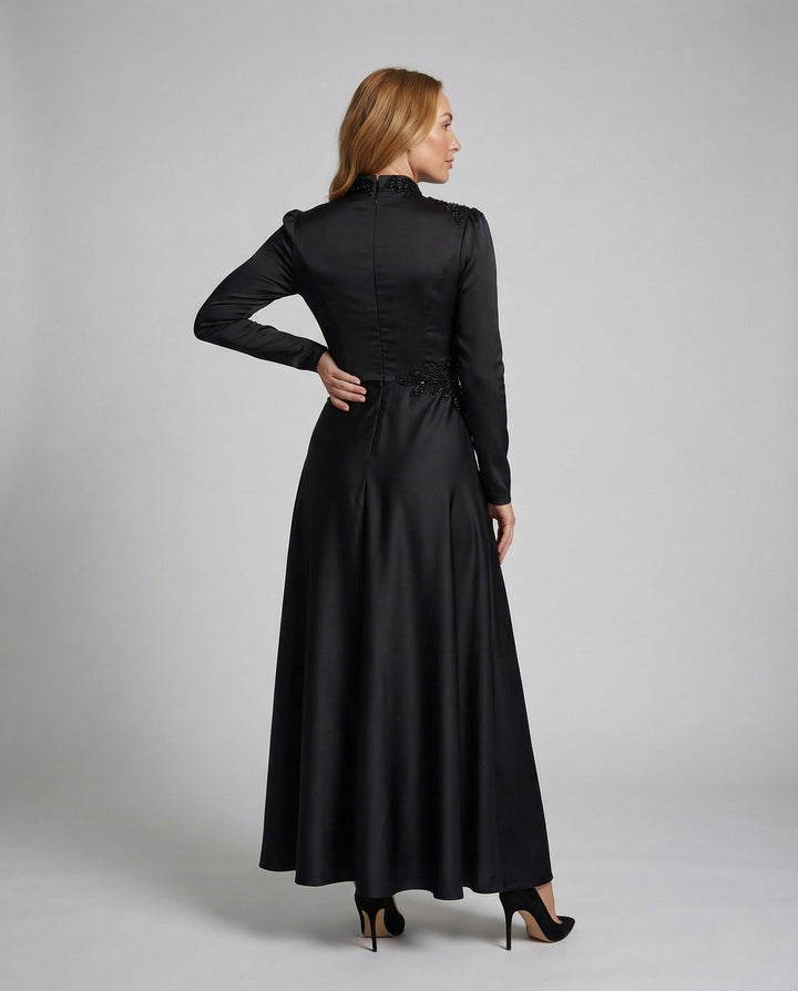 Ladies Evening Dress Elegant Stand Collar Pearl Application