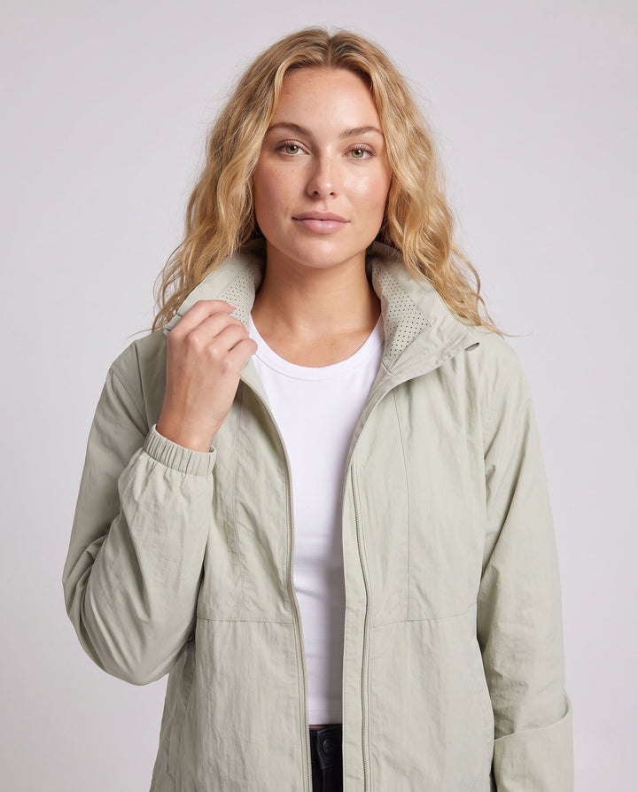 Women's Breathable Cycling Jacket with Windproof Material EB