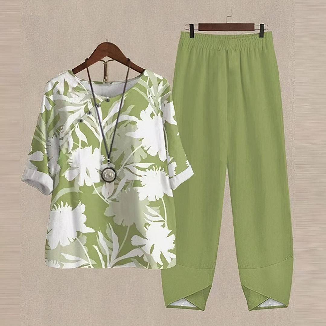 Women's Two-Piece Set with Round Neck and Short Sleeves