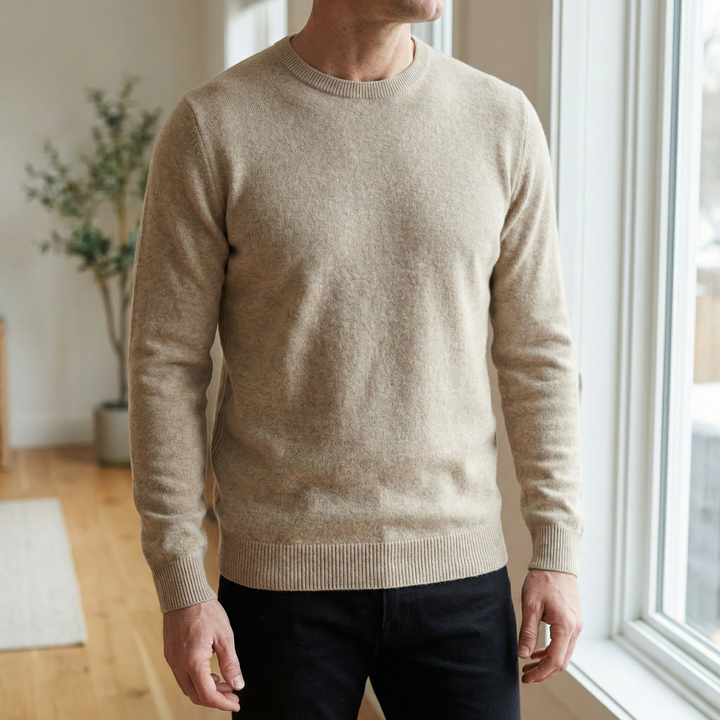 Men's Sweater with Round Neck – Ribbed Edges
