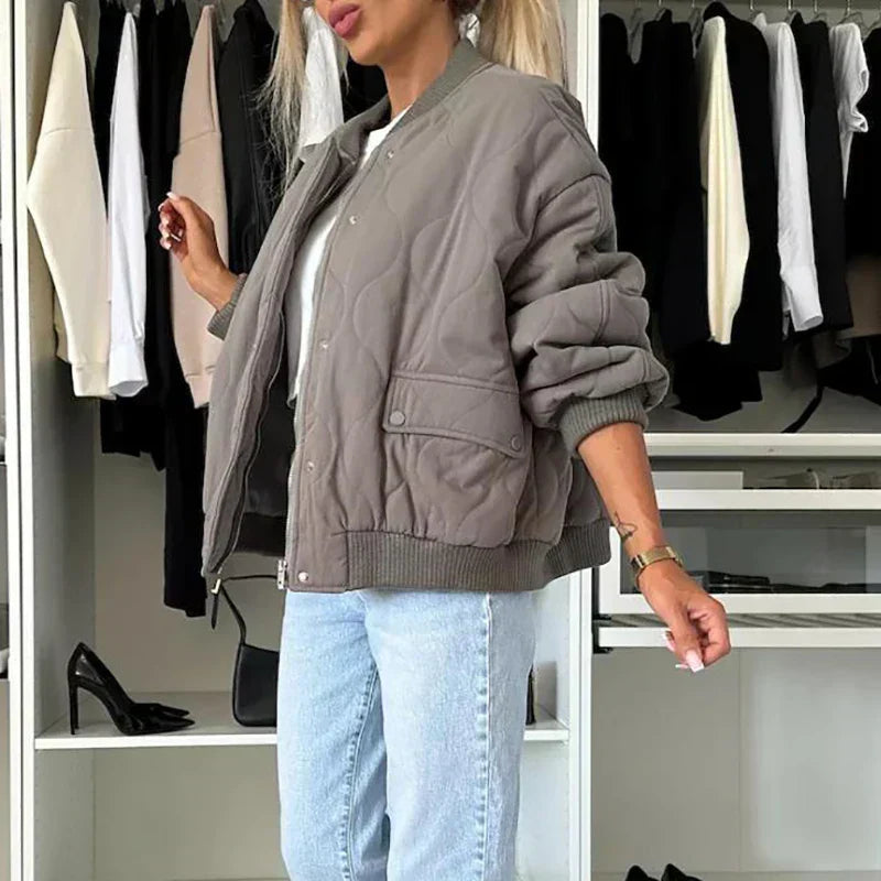 Trendy Lined Bomber Jacket for Women – Elegant and Comfortable Jacket