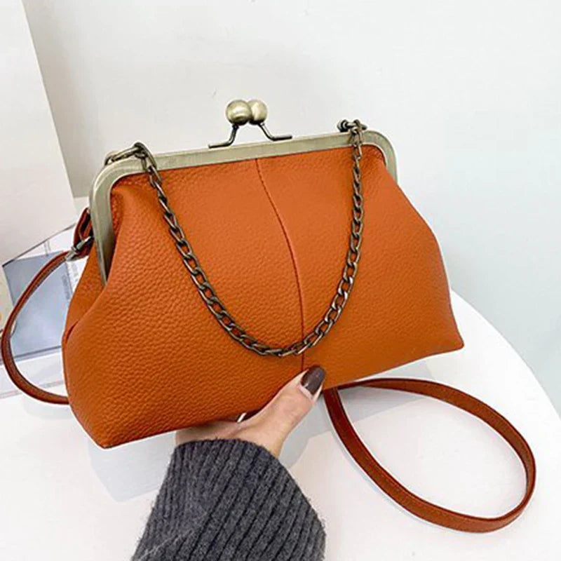 Charlotte – Soft and Trendy Shoulder Bag with a Modern and Comfortable Design