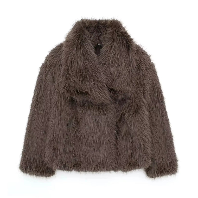 Véronique - Chic Short Fur Coat