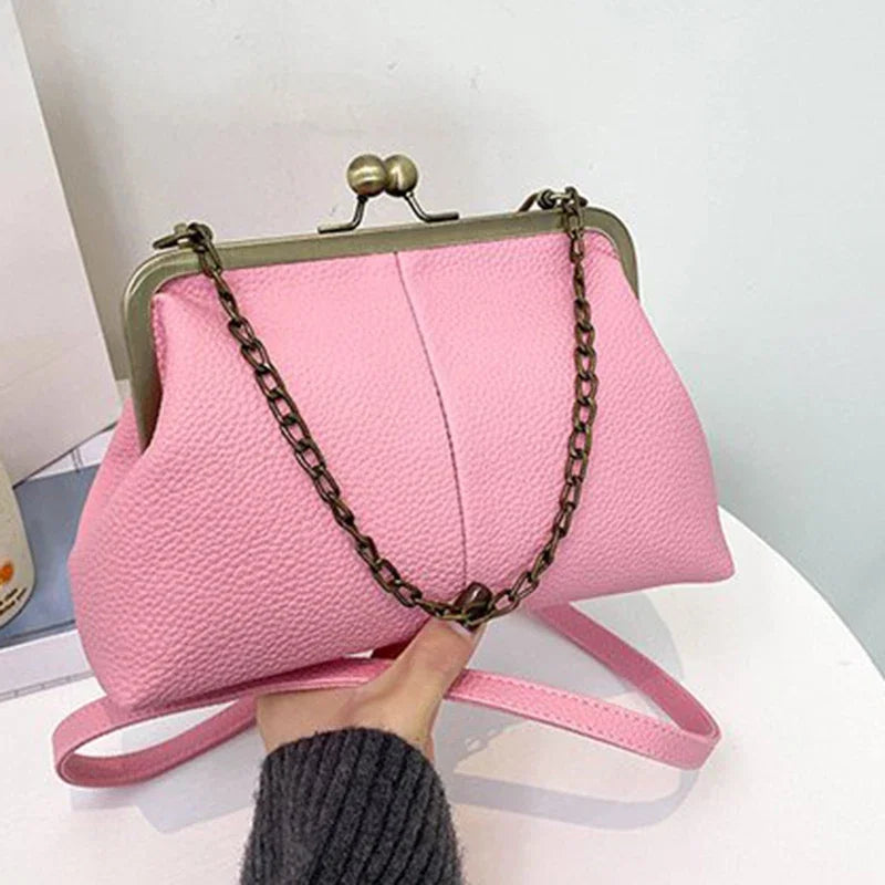 Charlotte – Soft and Trendy Shoulder Bag with a Modern and Comfortable Design