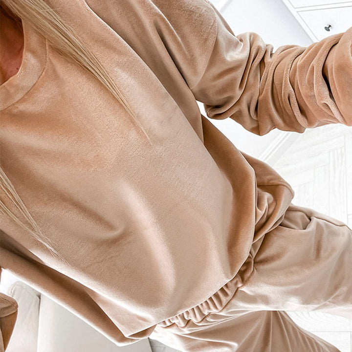 MarjoleinesSuit I Tracksuit for Women, view 4 - Elena Harper