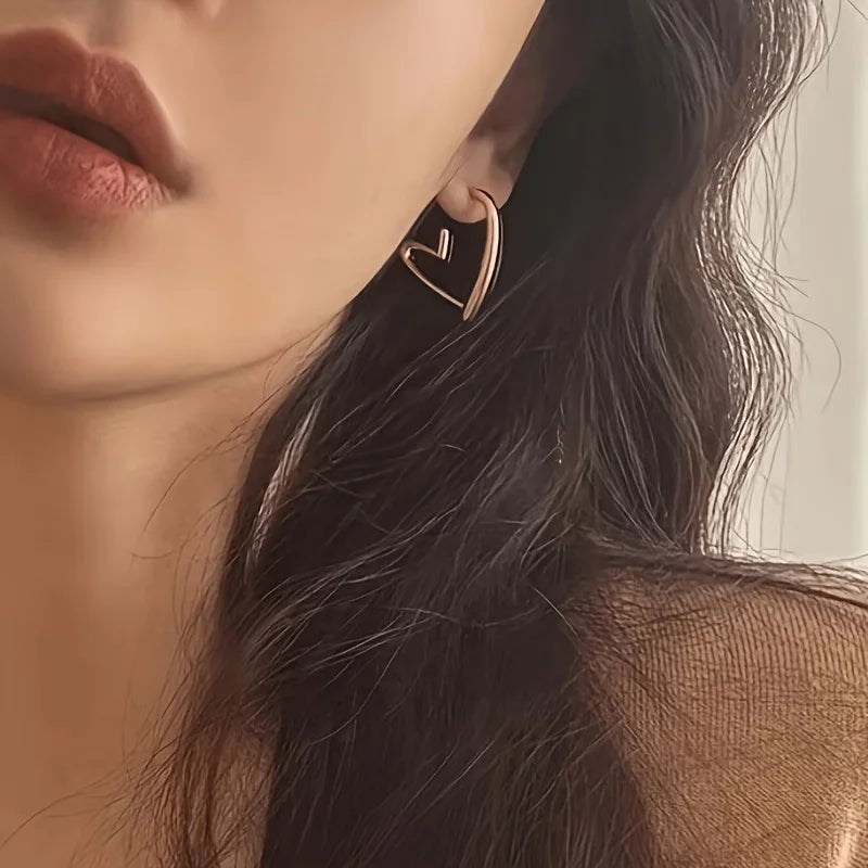 Elegant Heart-Shaped Rose Gold Earrings