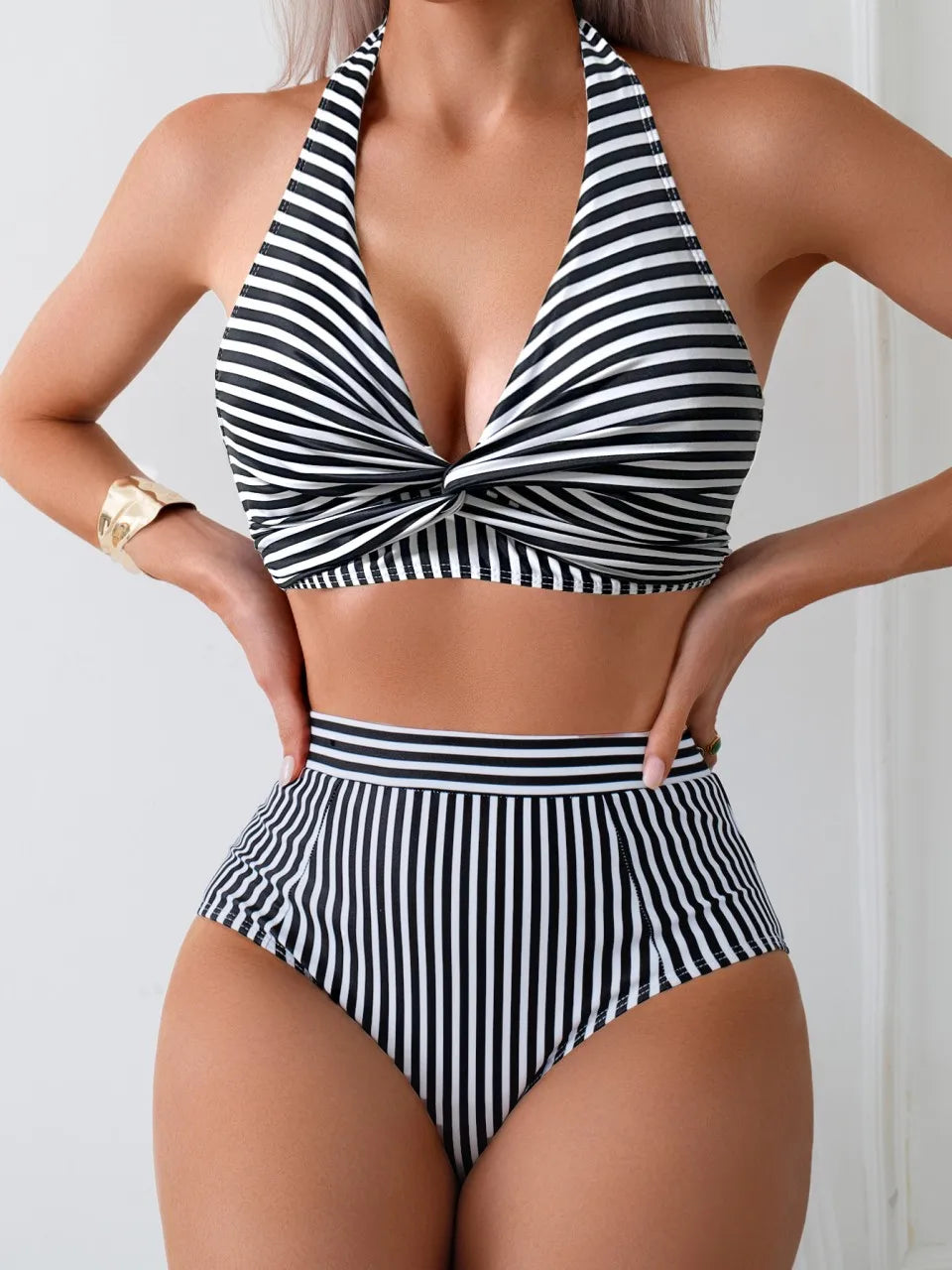 Beautifully Finished Bikini in a Timeless Design - Elena Harper