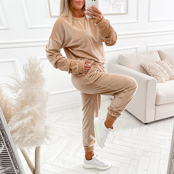MarjoleinesSuit I Tracksuit for Women, view 6 - Elena Harper