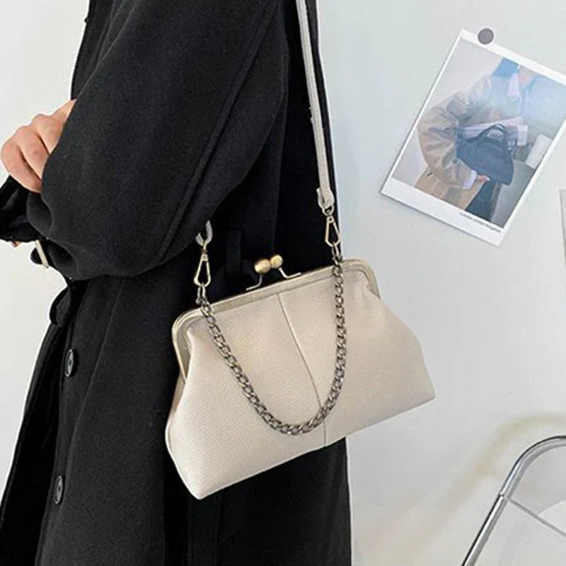 Charlotte – Soft and Trendy Shoulder Bag with a Modern and Comfortable Design