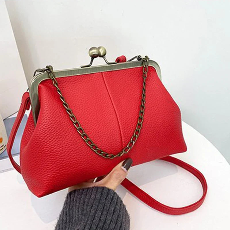 Charlotte – Soft and Trendy Shoulder Bag with a Modern and Comfortable Design