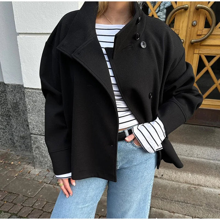Dahlia | Fashionable Short Coat with Elegant Collar