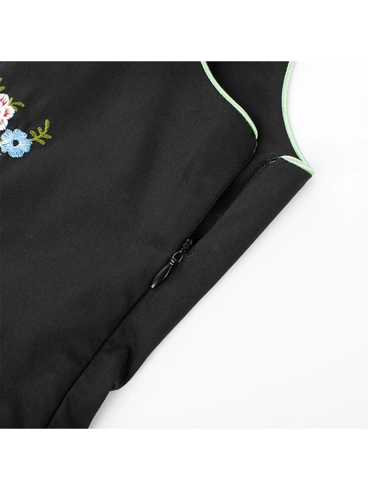 Luisa Oktoberfest Dirndl Dress, view 3 - Elena Harper