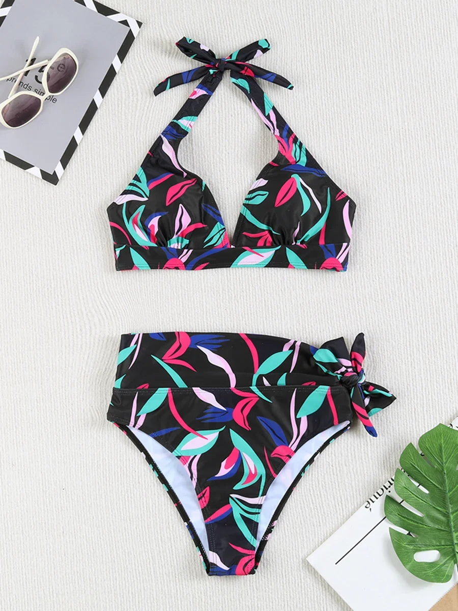 Beautifully Finished Bikini in a Timeless Design, view 5 - Elena Harper