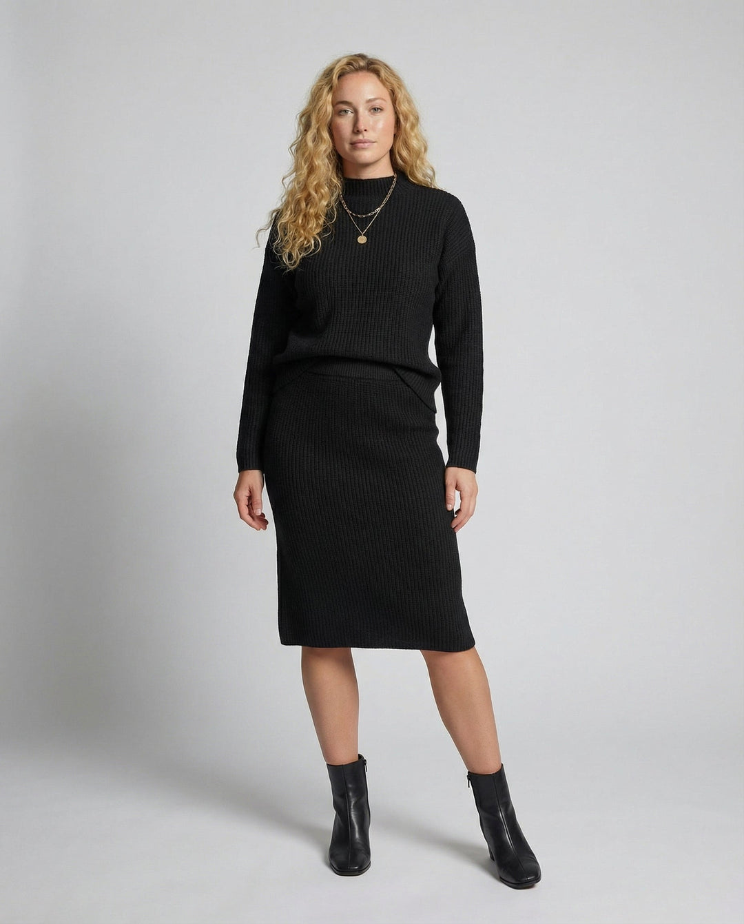 2-Piece Women's Set of Sweater and Skirt | EB