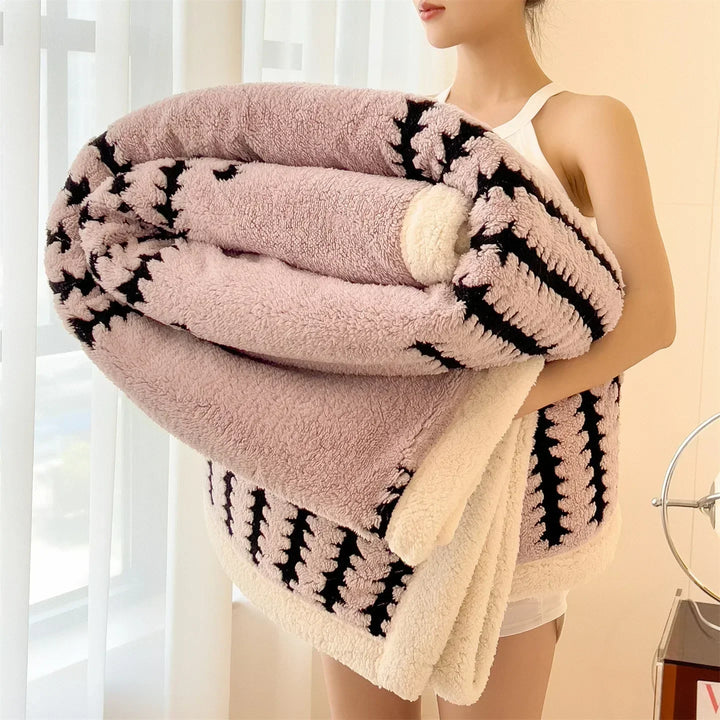 Reversible Geometric Throw Blanket – Soft, Warm & Stylish Home Accent