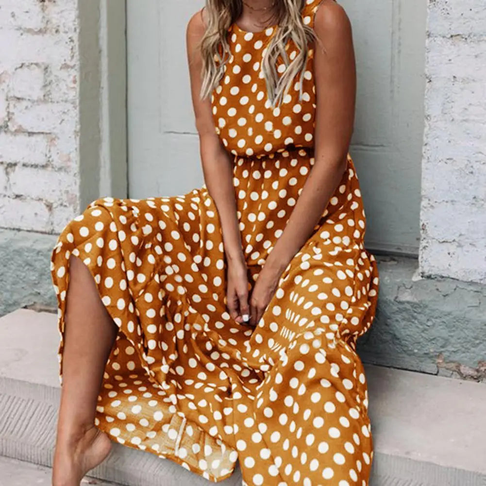 Hestia | Casual sleeveless maxi dress with polka dots