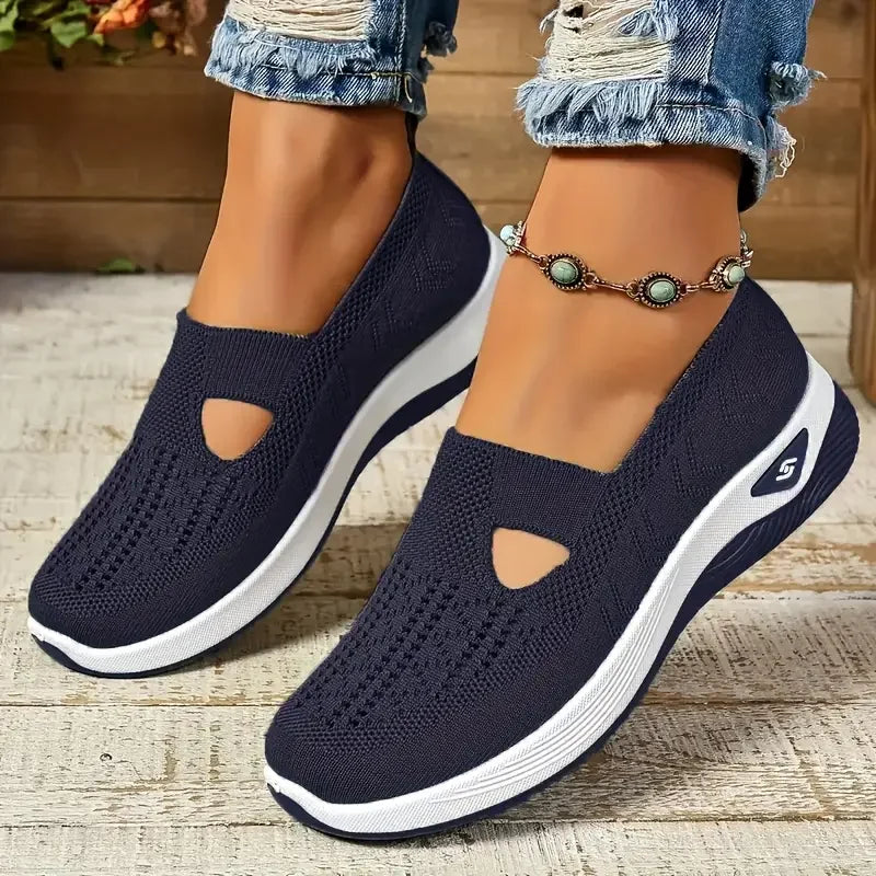 Women’s Breathable Sneakers in Solid Color EB