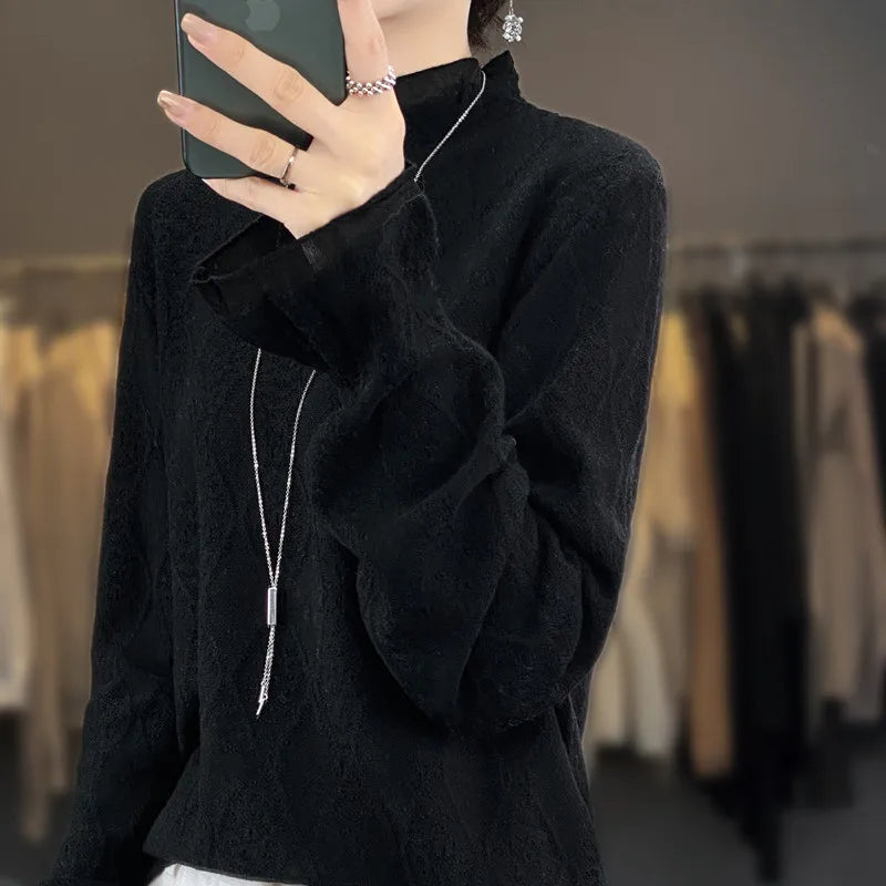 Women's Diamond Knit Pullover with V-Neckline