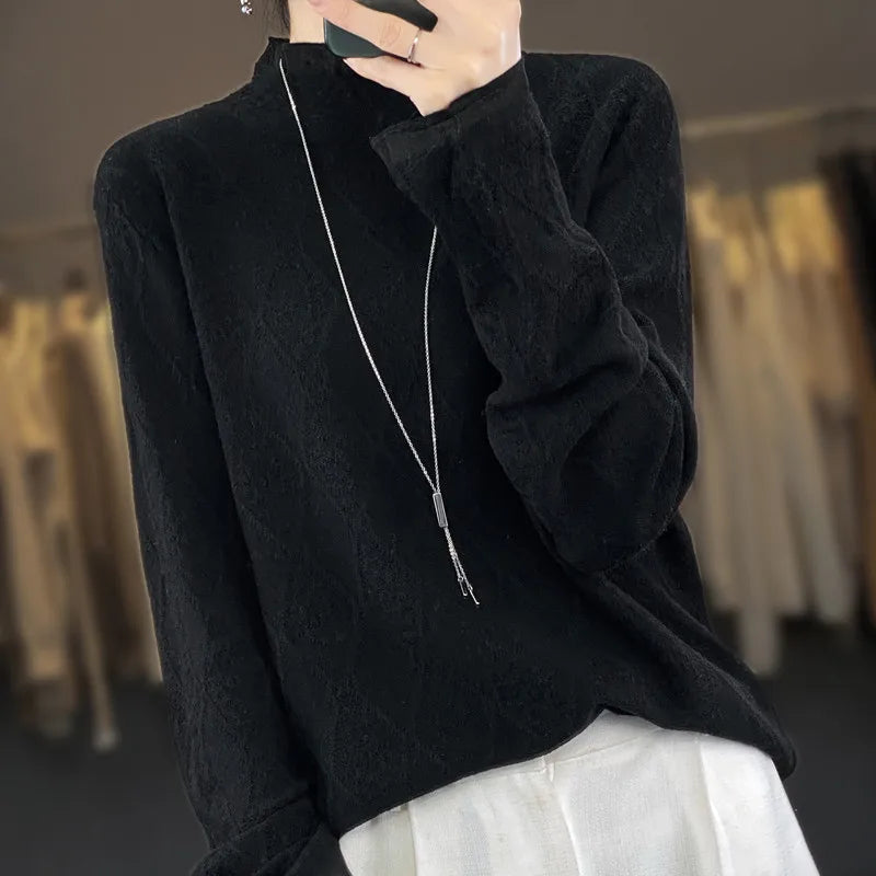 Women's Diamond Knit Pullover with V-Neckline