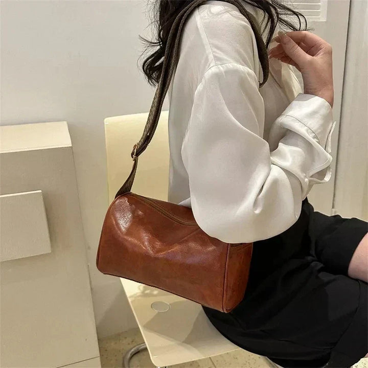 Bergfrid | Stylish shoulder bag with modern strap