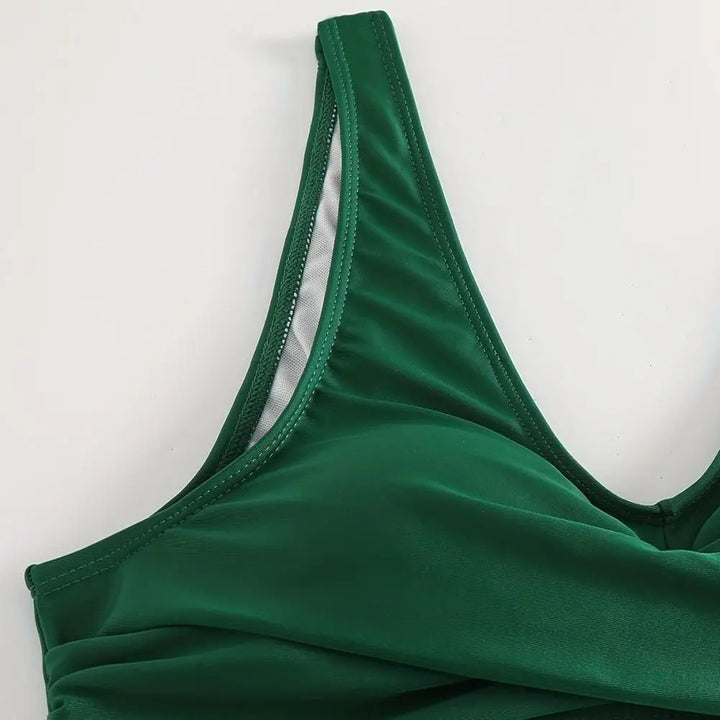 Sarena | Your shaping bikini for the abdomen with an elegant V-neck