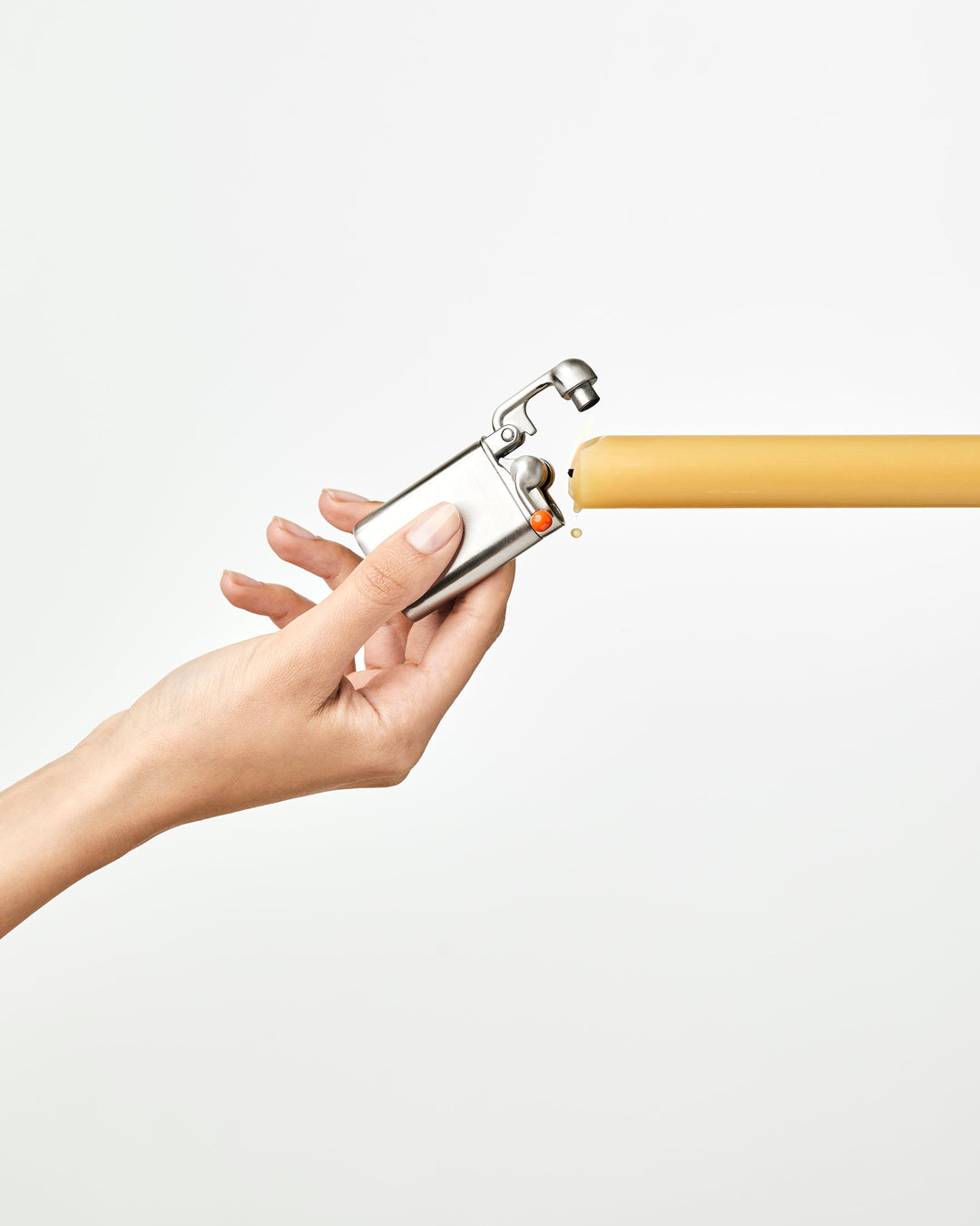 FireLuxe™ – Premium Lighter with Innovative Swing Design