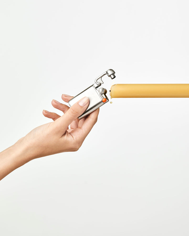 FireLuxe™ – Premium Lighter with Innovative Swing Design