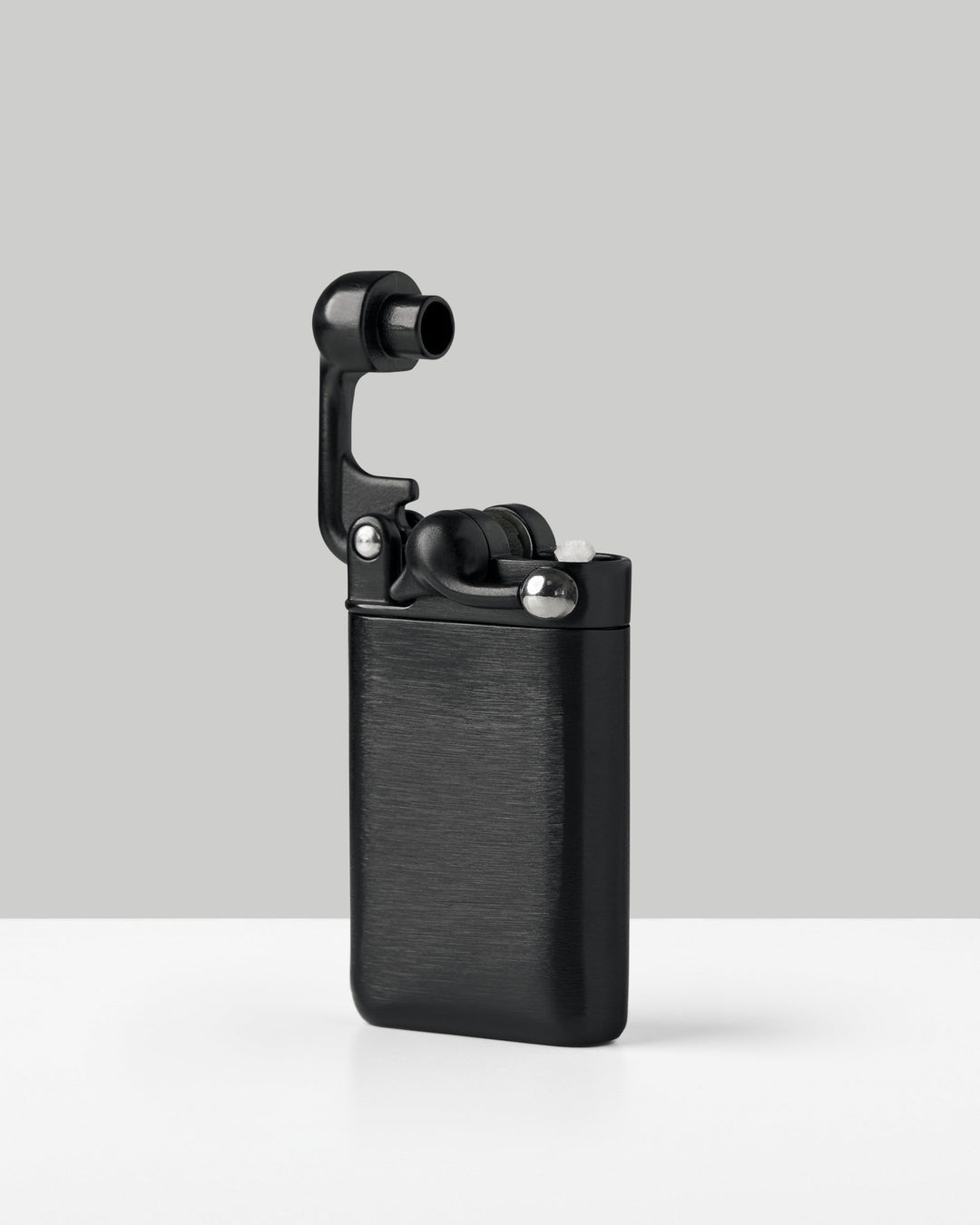 FireLuxe™ – Premium Lighter with Innovative Swing Design