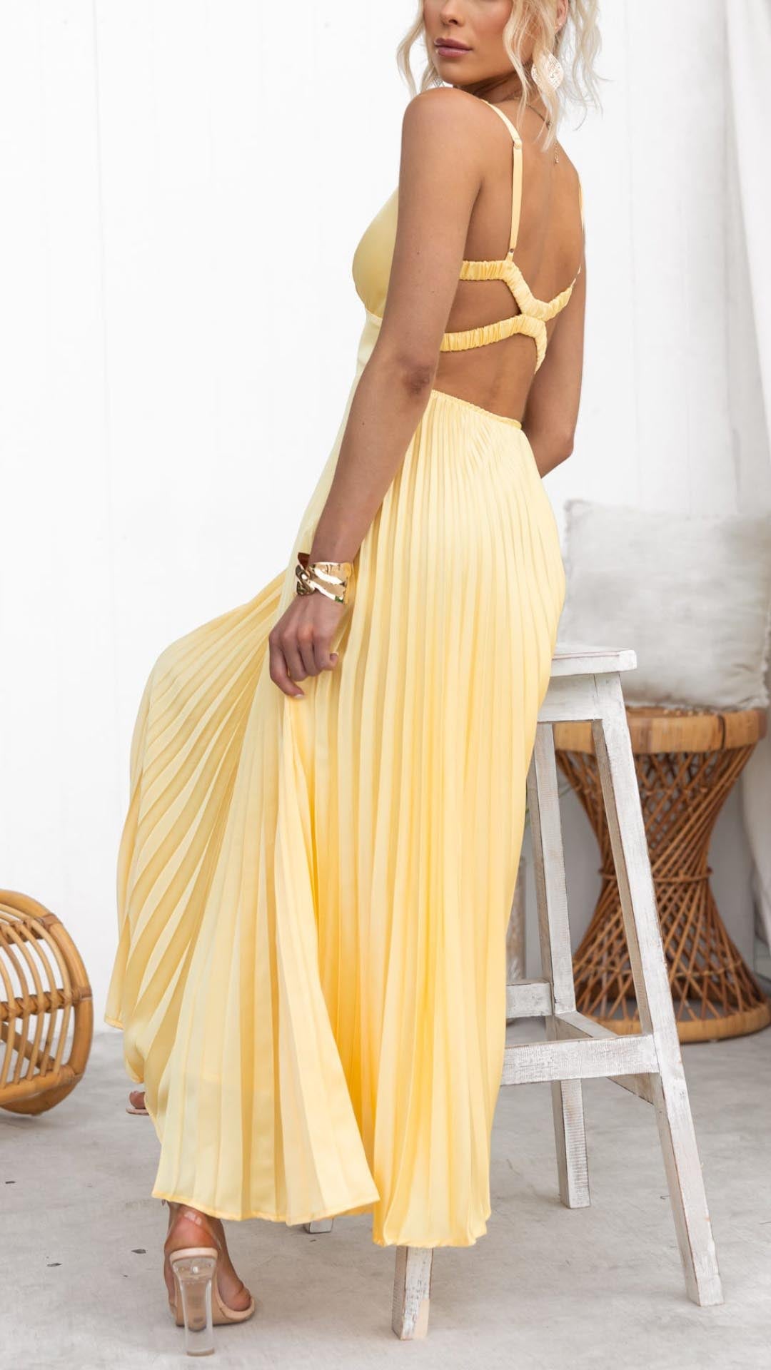 Aby Yellow Maxi Dress with Pleats and V-Neck - Elena Harper