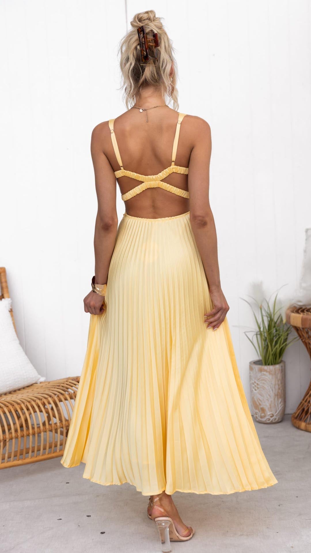 Aby Yellow Maxi Dress with Pleats and V-Neck - Elena Harper